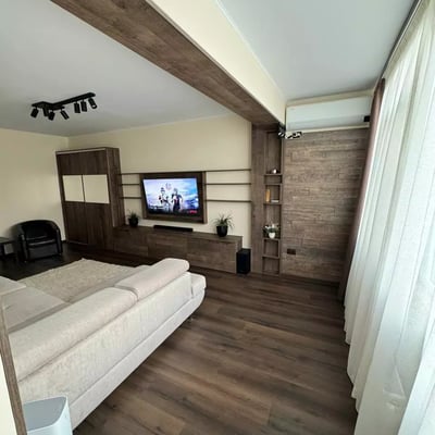 Long-term rental: 2-room apartment 60 m² in Casa de Cultura, Constanța, Romania