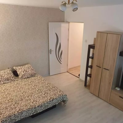 Long-term rental: 2-room apartment 45 m², Constanța, Romania