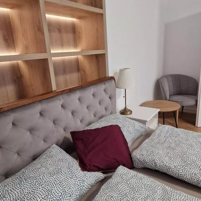 Location longue durée : appartement 3 pièces 90 m² à Stare Mesto, Bratislava, Slovaquie