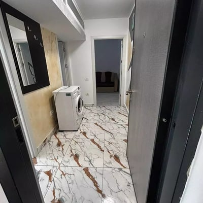 Location longue durée : appartement 2 pièces 50 m² dans le quartier Tomis 3, Constanța, Roumanie
