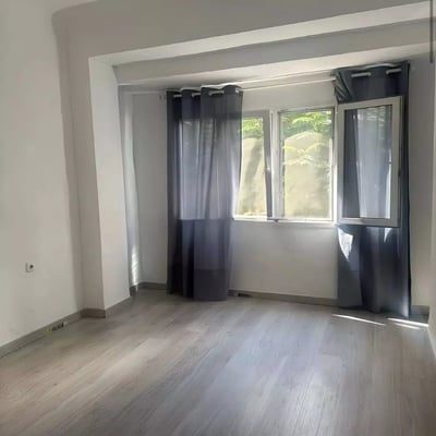 Long-term rental: 3-bedroom apartment 100 m² in Alicante, Spain