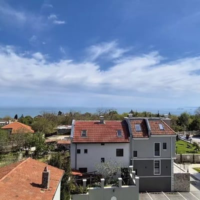 Long-term rent of a spacious 3-room apartment in a premium complex — Trakata, Varna, Bulgaria