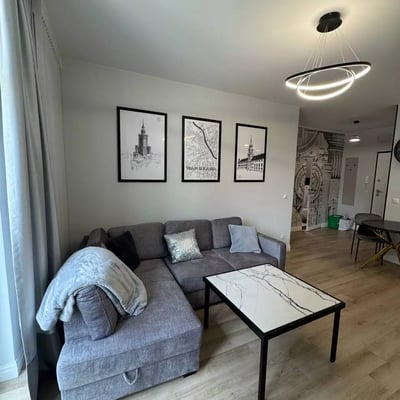Location longue durée d’un appartement 2 pièces de 45 m², Browary Warszawskie, Varsovie, Pologne