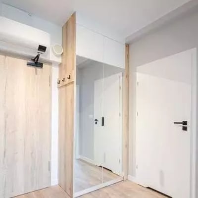 Location longue durée d’un appartement 2 pièces de 38 m² dans le quartier Partynice, Wrocław, Pologne