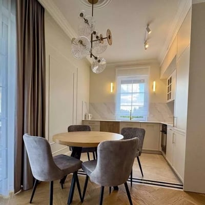 Alquiler a largo plazo de piso de 4 habitaciones 70 m² en una zona verde de Cracovia, Polonia