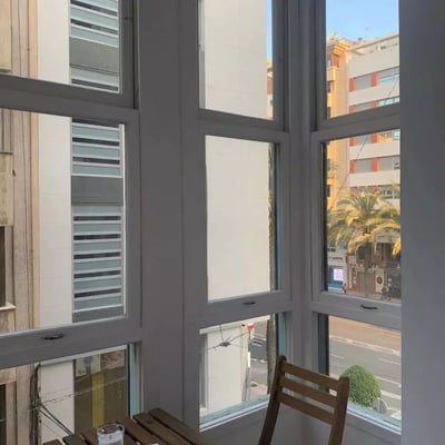 Langzeitmiete: 68 m² Wohnung mit 1 Schlafzimmer in Alicante, Spanien