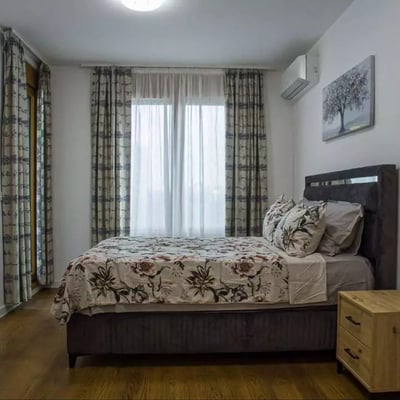 Long-term rent of 4-room apartment 118 m² in New Belgrade, Belgrade, Serbia