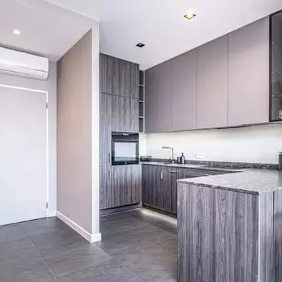 Location longue durée d’un appartement 2 pièces de 76 m² dans le quartier Stary Mokotów, Varsovie, Pologne