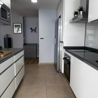 Alquiler a largo plazo de un piso de 3 dormitorios, 90 m², en Alicante, España