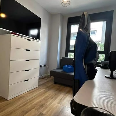 Alquiler a largo plazo de un piso de 3 dormitorios, 90 m², en Alicante, España