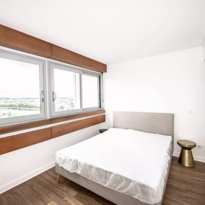 Long-term rental of a 4-room apartment, 91 m², in the 15th district of Paris, France