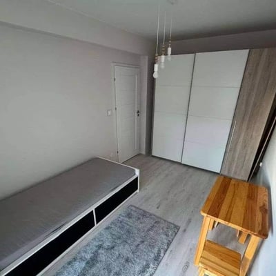 Location longue durée d’un appartement 2 pièces de 50 m² dans le quartier Gaj, Wrocław, Pologne