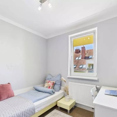 Location longue durée d’un appartement 4 pièces de 60 m² dans le quartier Zakrzów, Wrocław, Pologne