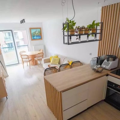 Langzeitmiete: 3-Zimmer-Wohnung, 72 m², im Stadtteil Zabłocie, Krakau, Polen