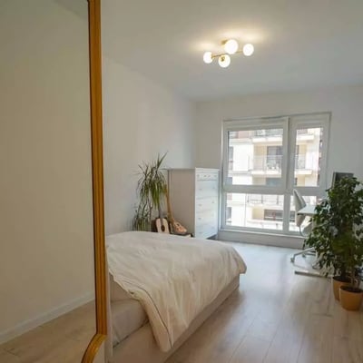 Langzeitmiete: 3-Zimmer-Wohnung, 72 m², im Stadtteil Zabłocie, Krakau, Polen