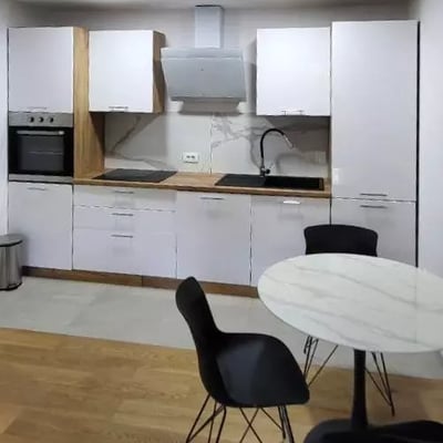 Langzeitmiete: 3-Zimmer-Wohnung 52 m², in Banovo Brdo, Belgrad, Serbien