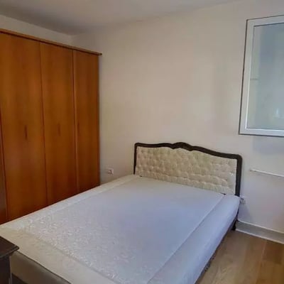 Langzeitmiete: 3-Zimmer-Wohnung 52 m², in Banovo Brdo, Belgrad, Serbien