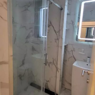 Alquiler a largo plazo de un piso de 3 habitaciones, 52 m², en Banovo Brdo, Belgrado, Serbia