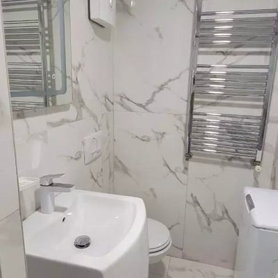 Alquiler a largo plazo de un piso de 3 habitaciones, 52 m², en Banovo Brdo, Belgrado, Serbia