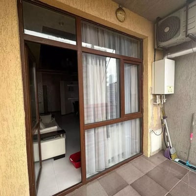 Alquiler a largo plazo de un piso 1+1, 55 m², en Batumi (Viejo Batumi), Georgia