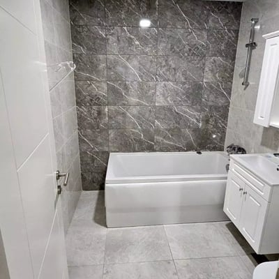 Location longue durée d’un appartement de 3 pièces 90 m², à Tomis Plus, Constanța, Roumanie