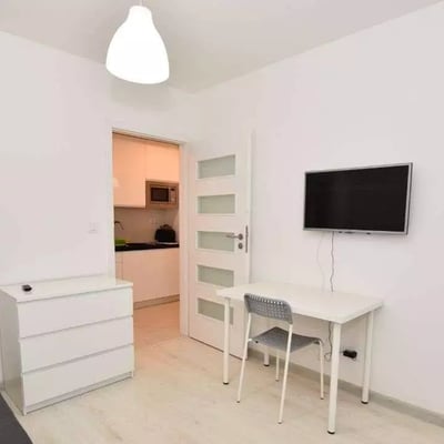 Langzeitmiete: 3-Zimmer-Wohnung 50 m², in Port Popowice, Breslau, Polen