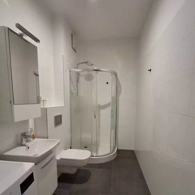 Langzeitmiete: 2-Zimmer-Wohnung 43 m², Krakau, Polen