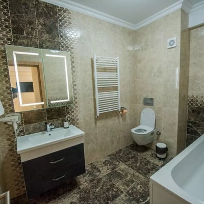 Long-term rental of a 3-room apartment, 70 m², in Mamaia district, Constanța, Romania