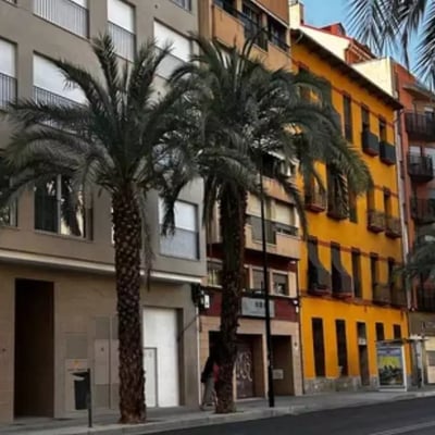 Alquiler a largo plazo de un piso de 2 dormitorios, 85 m², en Alicante, España