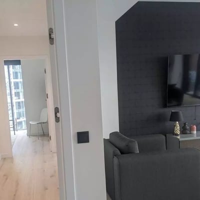 Location longue durée d’un appartement de 3 pièces, 75 m², dans le quartier Wola, Varsovie, Pologne