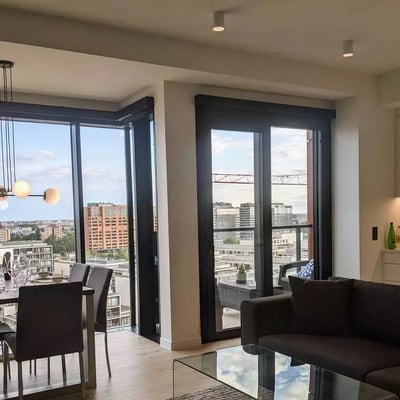 Location longue durée d’un appartement de 3 pièces, 75 m², dans le quartier Wola, Varsovie, Pologne