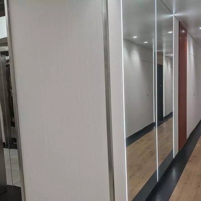 Location longue durée d’un appartement de 3 pièces, 75 m², dans le quartier Wola, Varsovie, Pologne