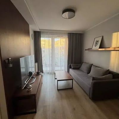Alquiler a largo plazo de un piso de 3 habitaciones, 55 m², en el distrito de Prądnik Biały, Cracovia, Polonia