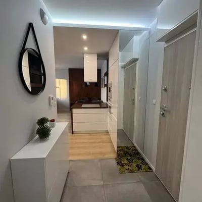 Alquiler a largo plazo de un piso de 3 habitaciones, 55 m², en el distrito de Prądnik Biały, Cracovia, Polonia