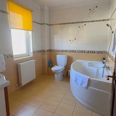 Долгосрочная аренда 3-комнатной квартиры, 125 м², в районе Tomis Plus, Констанца, Румыния