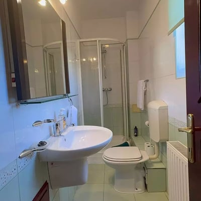 Долгосрочная аренда 3-комнатной квартиры, 125 м², в районе Tomis Plus, Констанца, Румыния