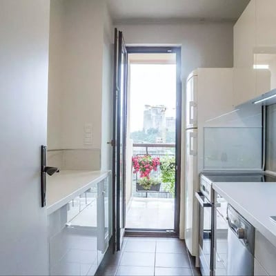 Alquiler a largo plazo de un piso de 2 habitaciones, 64 m², en el distrito de Banovo Brdo, Belgrado, Serbia