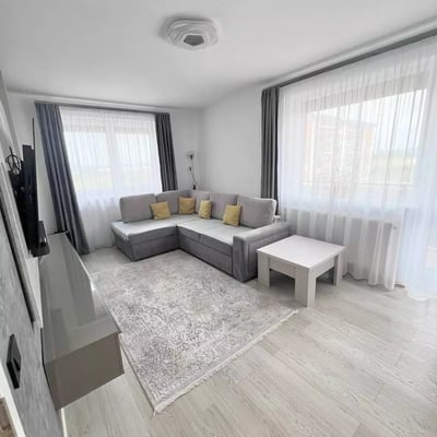 Langfristige Vermietung einer 3-Zimmer-Wohnung, 80 m², Tractorul, Brașov, Rumänien