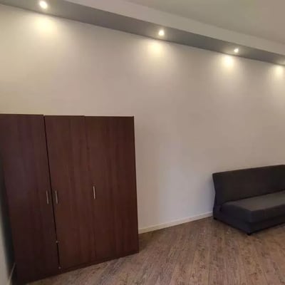 Langzeitmiete einer 1-Zimmer-Wohnung im Stadtteil Kazimierz, Krakau, Polen