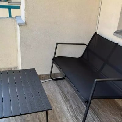 Alquiler a largo plazo de un piso de 3 habitaciones, 84 m², en el distrito de Voždovac, Belgrado, Serbia