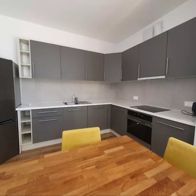 Langzeitmiete einer 4-Zimmer-Wohnung, 96 m², in Stare Miasto, Krakau, Polen