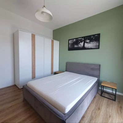 Долгосрочная аренда 4-комнатной квартиры 96 м² в районе Stare Miasto, Краков, Польша