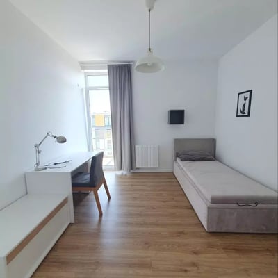 Langzeitmiete einer 4-Zimmer-Wohnung, 96 m², in Stare Miasto, Krakau, Polen