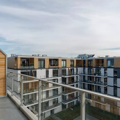 Долгосрочная аренда 4-комнатной квартиры 96 м² в районе Stare Miasto, Краков, Польша