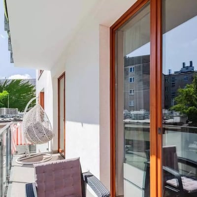 Long-term rental of a 3-room apartment, 110 m², in Śródmieście Południowe, Warsaw, Poland