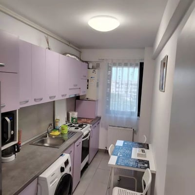 Location longue durée d’un appartement de 2 pièces, 50 m², à Tomis Plus, Constanța, Roumanie