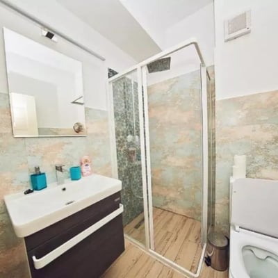 Langzeitmiete einer 3-Zimmer-Wohnung, 100 m², im Stadtteil Mamaia, Constanța, Rumänien