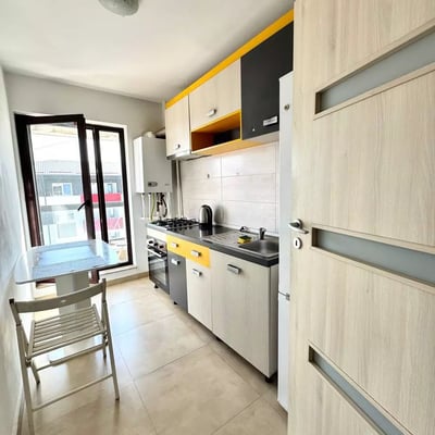 Location longue durée d’un appartement d’une pièce, à Chiajna, 6e secteur, Bucarest, Roumanie