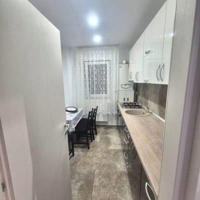 Location longue durée d’un appartement de 3 pièces, 67 m², Bucarest, Roumanie