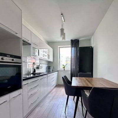 Langzeitmiete einer 2-Zimmer-Wohnung, 50 m², im Stadtteil Podgórze, Krakau, Polen